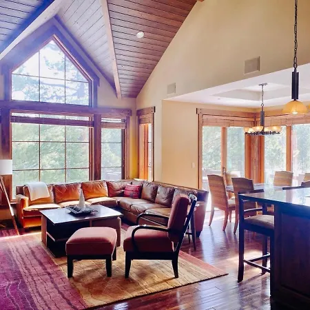 Luxury Northstar Home| Hot Tub| Walk To Ski Lifts
